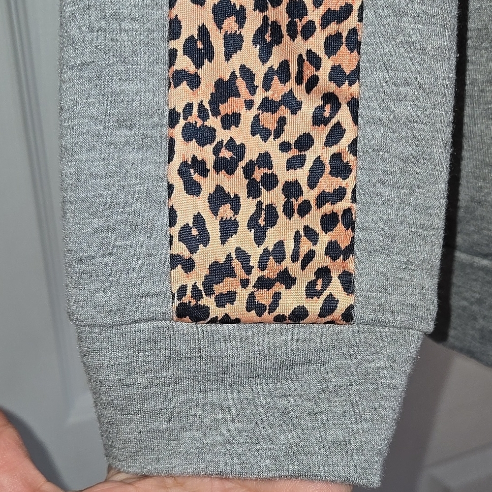28. Gray Hoodie with Leopard Print Accents Jacket Size Large - Picture 4 of 5